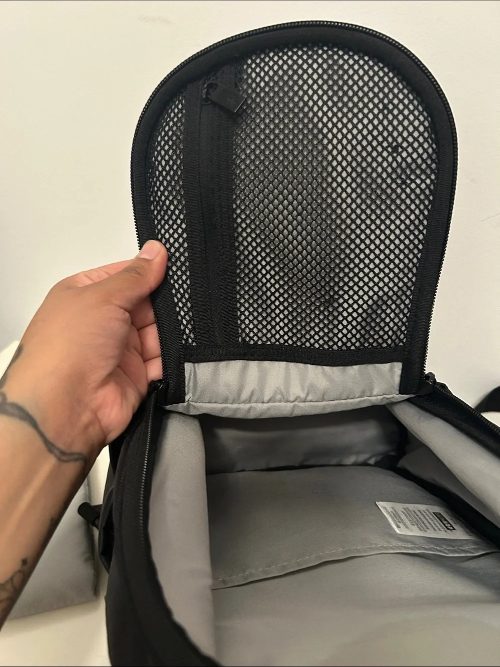 Skiphop || Paxwell Sling Bag